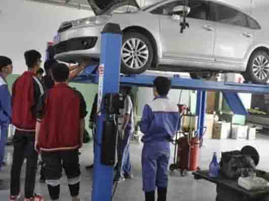 對(duì)汽修專(zhuān)業(yè)的認(rèn)識(shí): 為什么對(duì)于汽修行業(yè)來(lái)說(shuō)如此重要?